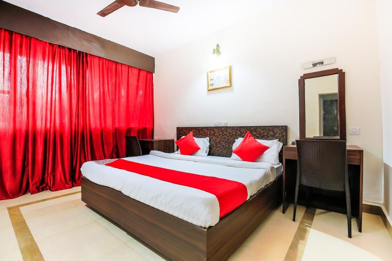 Oyo 18794 Hotel Colva Plaza Ngoại thất bức ảnh
