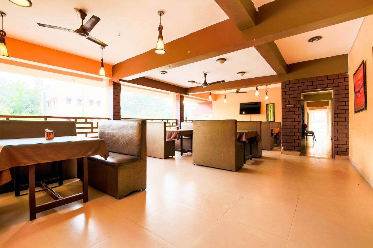 Oyo 18794 Hotel Colva Plaza Ngoại thất bức ảnh