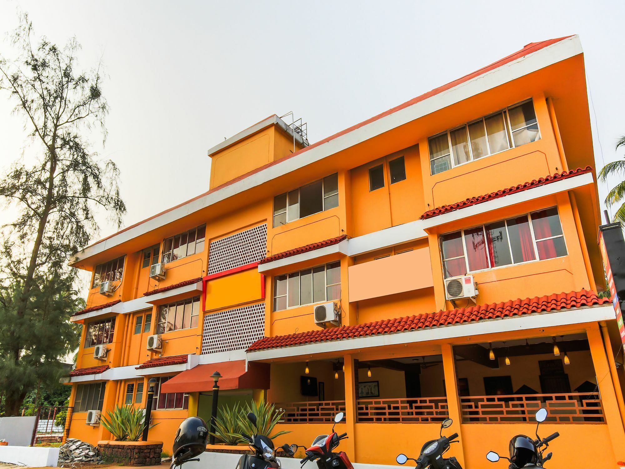 Oyo 18794 Hotel Colva Plaza Ngoại thất bức ảnh