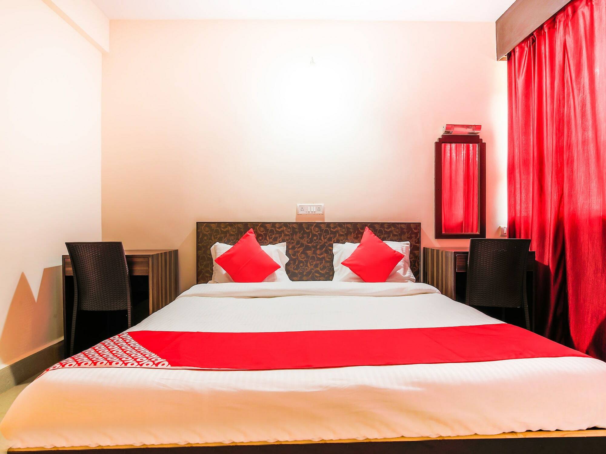 Oyo 18794 Hotel Colva Plaza Ngoại thất bức ảnh